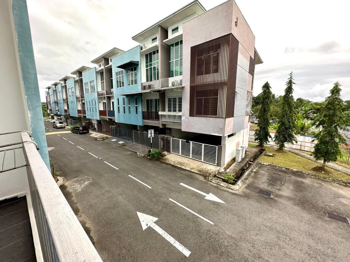 Springfield 3-Storey Cheerful Townhouse #Yoyo Homestay SDK Exterior foto