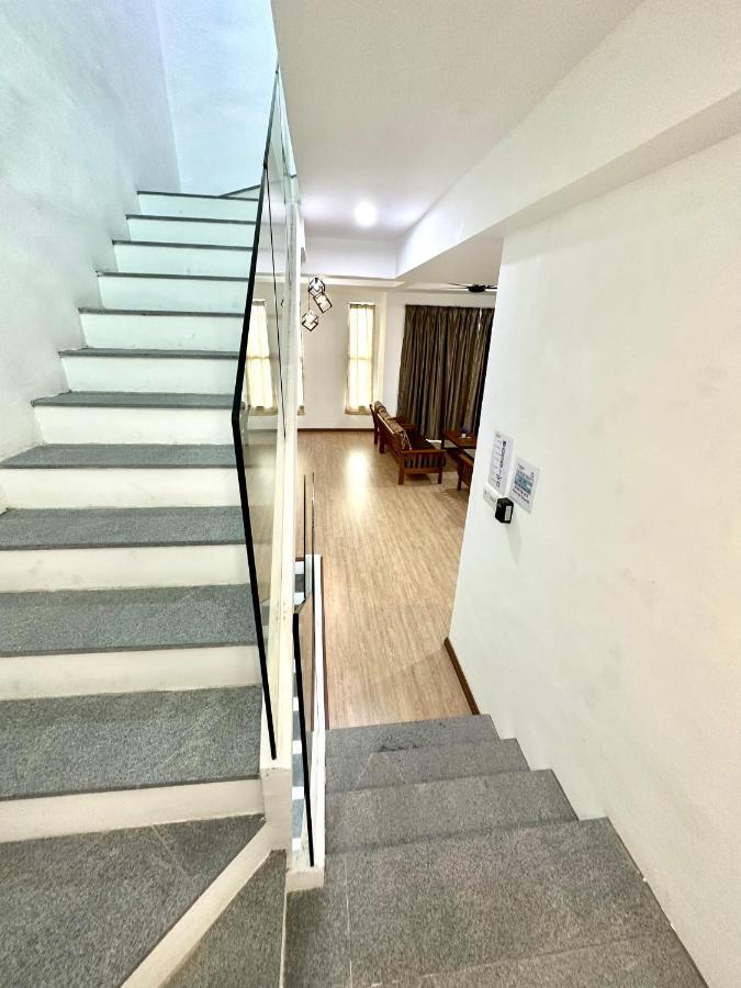 Springfield 3-Storey Cheerful Townhouse #Yoyo Homestay SDK Exterior foto
